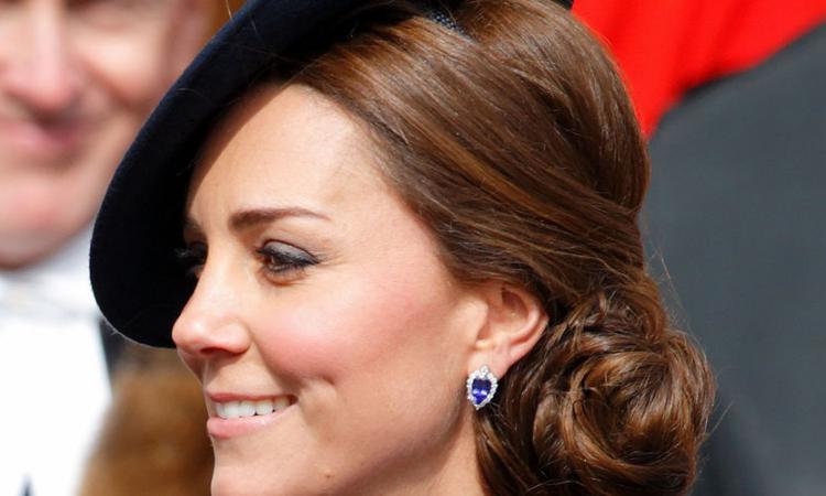 Le chignon bas de la princesse Kate